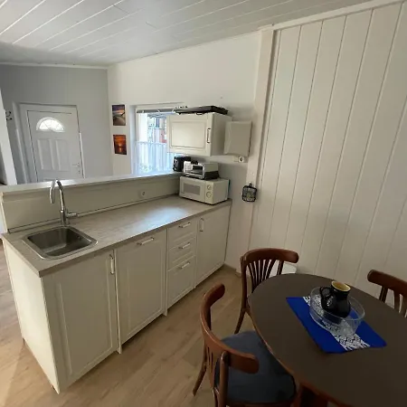 Schoener Ferienbungalow Umgeben Von Und Nicht Weit Zur Ostsee Tatil Evi Neubukow