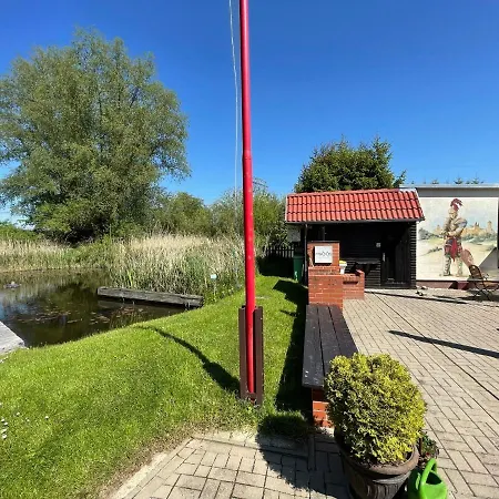 Tatil Evi Schoener Ferienbungalow Umgeben Von Und Nicht Weit Zur Ostsee Neubukow